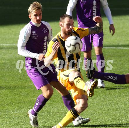 Fussball Regionalliga. SK Austria Klagenfurt gegen VSV. Peter Pucker (Klagenfurt), Rok Pavlicic (VSV). Klagenfurt, am 15.10.2011.
Foto: Kuess
---
pressefotos, pressefotografie, kuess, qs, qspictures, sport, bild, bilder, bilddatenbank