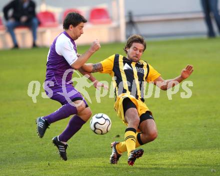 Fussball Regionalliga. SK Austria Klagenfurt gegen VSV. Christian Sablatnig (Klagenfurt), Michael Kirisits (VSV). Klagenfurt, am 15.10.2011.
Foto: Kuess
---
pressefotos, pressefotografie, kuess, qs, qspictures, sport, bild, bilder, bilddatenbank