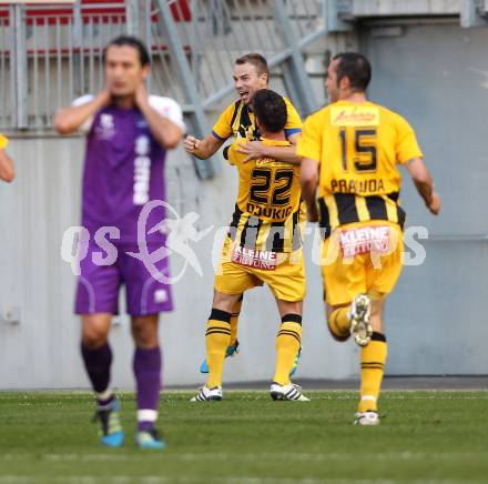 Fussball Regionalliga. SK Austria Klagenfurt gegen VSV. Torjubel Stefan Friessnegger (VSV). Klagenfurt, am 15.10.2011.
Foto: Kuess
---
pressefotos, pressefotografie, kuess, qs, qspictures, sport, bild, bilder, bilddatenbank