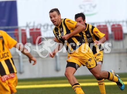 Fussball Regionalliga. SK Austria Klagenfurt gegen VSV. Torjubel Stefan Friessnegger (VSV). Klagenfurt, am 15.10.2011.
Foto: Kuess
---
pressefotos, pressefotografie, kuess, qs, qspictures, sport, bild, bilder, bilddatenbank