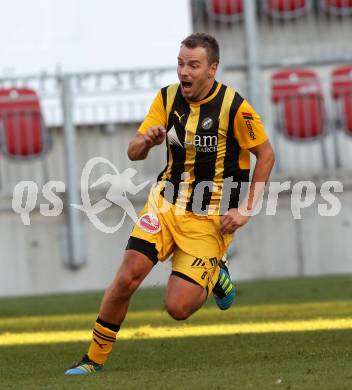 Fussball Regionalliga. SK Austria Klagenfurt gegen VSV. Torjubel Stefan Friessnegger (VSV). Klagenfurt, am 15.10.2011.
Foto: Kuess
---
pressefotos, pressefotografie, kuess, qs, qspictures, sport, bild, bilder, bilddatenbank