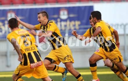 Fussball Regionalliga. SK Austria Klagenfurt gegen VSV. Torjubel Stefan Friessnegger (VSV). Klagenfurt, am 15.10.2011.
Foto: Kuess
---
pressefotos, pressefotografie, kuess, qs, qspictures, sport, bild, bilder, bilddatenbank