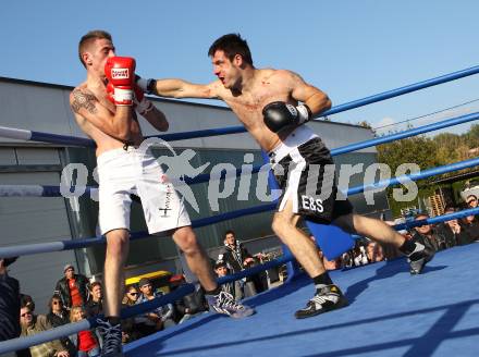 Boxen. Profiwettkampf. Dejan Milicevic (schwarze Handschuhe) gegen Ivan Vladimir (rote Handschuhe). Klagenfurt, am 16.10.2011.
Foto: Kuess
---
pressefotos, pressefotografie, kuess, qs, qspictures, sport, bild, bilder, bilddatenbank