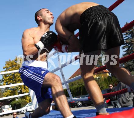 Boxen. Profiwettkaempfe. Ando Sarkisian (schwarze Handschuhe), Ante Silgeg (rote Handschuhe). Klagenfurt, am 16.10.2011.
Foto: Kuess
---
pressefotos, pressefotografie, kuess, qs, qspictures, sport, bild, bilder, bilddatenbank