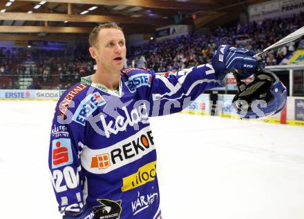 EBEL. Eishockey Bundesliga. EC Rekord Fenster VSV gegen UPC Vienna Capitals. Spieler des Abends Mike Craig (VSV). Villach, am 21.10.2011.
Foto: Kuess 


---
pressefotos, pressefotografie, kuess, qs, qspictures, sport, bild, bilder, bilddatenbank