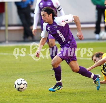 Fussball Regionalliga. SK Austria Klagenfurt gegen VSV. Almedin Hota (Klagenfurt). Klagenfurt, am 15.10.2011.
Foto: Kuess
---
pressefotos, pressefotografie, kuess, qs, qspictures, sport, bild, bilder, bilddatenbank