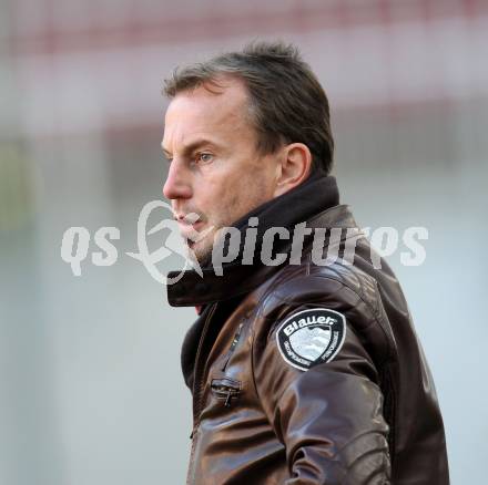 Fussball Regionalliga. SK Austria Klagenfurt gegen VSV. Trainer Dietmar Thuller (Klagenfurt. Klagenfurt, am 15.10.2011.
Foto: Kuess
---
pressefotos, pressefotografie, kuess, qs, qspictures, sport, bild, bilder, bilddatenbank