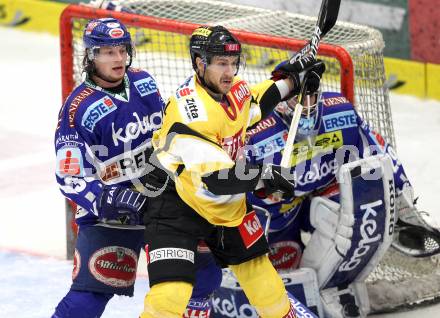 EBEL. Eishockey Bundesliga. EC Rekord Fenster VSV gegen UPC Vienna Capitals. Andreas Wiedergut,  (VSV), Christian Dolezal (Caps). Villach, am 21.10.2011.
Foto: Kuess 


---
pressefotos, pressefotografie, kuess, qs, qspictures, sport, bild, bilder, bilddatenbank