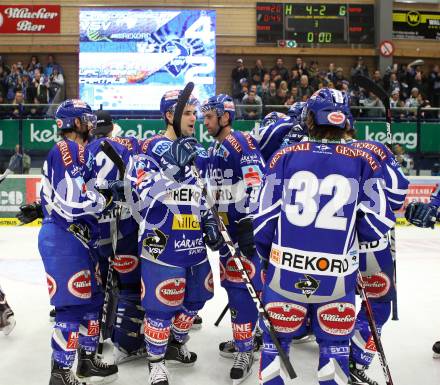 EBEL. Eishockey Bundesliga. EC Rekord Fenster VSV gegen UPC Vienna Capitals.  Jubel VSV). Villach, am 21.10.2011.
Foto: Kuess 


---
pressefotos, pressefotografie, kuess, qs, qspictures, sport, bild, bilder, bilddatenbank