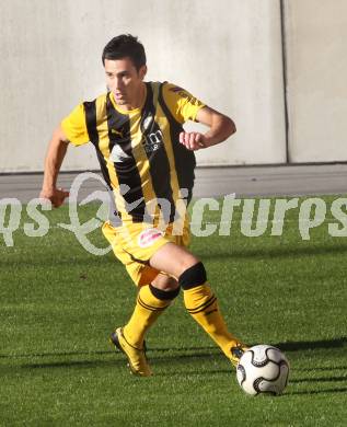 Fussball Regionalliga. SK Austria Klagenfurt gegen VSV.  Denis Curic (VSV). Klagenfurt, am 15.10.2011.
Foto: Kuess
---
pressefotos, pressefotografie, kuess, qs, qspictures, sport, bild, bilder, bilddatenbank