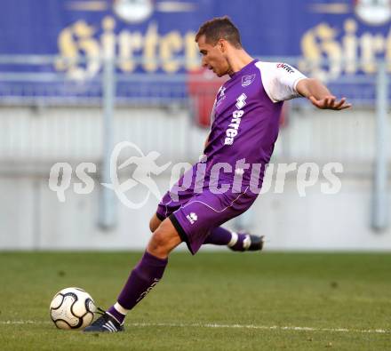 Fussball Regionalliga. SK Austria Klagenfurt gegen VSV. Thomas Pirker (Klagenfurt). Klagenfurt, am 15.10.2011.
Foto: Kuess
---
pressefotos, pressefotografie, kuess, qs, qspictures, sport, bild, bilder, bilddatenbank