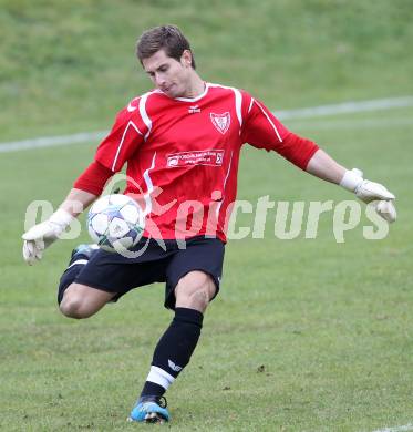 Fussball. Kaerntner Liga. Feldkirchen gegen ATUS Ferlach. David Krewalder (Ferlach). Feldkirchen, am 22.10.2011.
Foto: Kuess 
---
pressefotos, pressefotografie, kuess, qs, qspictures, sport, bild, bilder, bilddatenbank