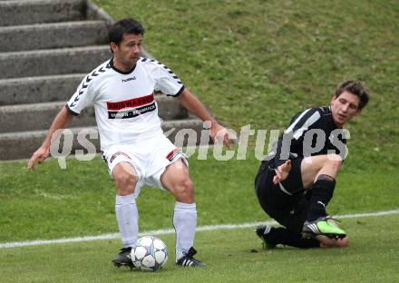 Fussball. Kaerntner Liga. Feldkirchen gegen ATUS Ferlach. Auron Miloti (Feldkirchen), Markus Dixer (Ferlach). Feldkirchen, am 22.10.2011.
Foto: Kuess 
---
pressefotos, pressefotografie, kuess, qs, qspictures, sport, bild, bilder, bilddatenbank