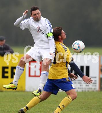 Fussball Unterliga Ost. Liebenfels gegen Friesach.  Michael Slup (Liebenfels), Marco Winkler (Friesach). Liebenfels, am 23.10.2011.
Foto: Kuess
---
pressefotos, pressefotografie, kuess, qs, qspictures, sport, bild, bilder, bilddatenbank