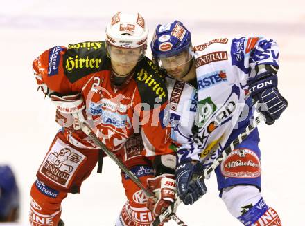 EBEL. Eishockey Bundesliga. KAC gegen VSV. Manuel Geier, (KAC), Pierre Luc Sleigher  (VSV). Klagenfurt, am 25.10.2011.
Foto: Kuess

---
pressefotos, pressefotografie, kuess, qs, qspictures, sport, bild, bilder, bilddatenbank