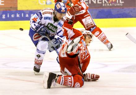 EBEL. Eishockey Bundesliga. KAC gegen VSV. Manuel Geier, (KAC), Roland Kaspitz  (VSV). Klagenfurt, am 25.10.2011.
Foto: Kuess

---
pressefotos, pressefotografie, kuess, qs, qspictures, sport, bild, bilder, bilddatenbank