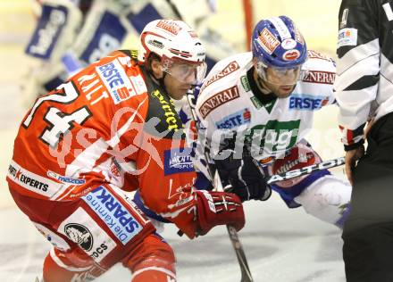 EBEL. Eishockey Bundesliga. KAC gegen VSV. Dieter Kalt, (KAC), Derek Damon  (VSV). Klagenfurt, am 25.10.2011.
Foto: Kuess

---
pressefotos, pressefotografie, kuess, qs, qspictures, sport, bild, bilder, bilddatenbank