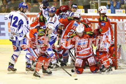 EBEL. Eishockey Bundesliga. KAC gegen VSV. Getuemmel vor dem KAC Tor. Klagenfurt, am 25.10.2011.
Foto: Kuess

---
pressefotos, pressefotografie, kuess, qs, qspictures, sport, bild, bilder, bilddatenbank