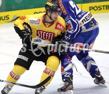 EBEL. Eishockey Bundesliga. EC Rekord Fenster VSV gegen UPC Vienna Capitals. Harald Ofner (Caps). Villach, am 21.10.2011.
Foto: Kuess 


---
pressefotos, pressefotografie, kuess, qs, qspictures, sport, bild, bilder, bilddatenbank