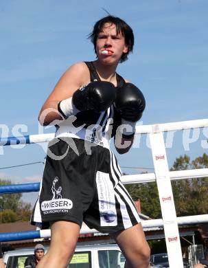 Boxen. Profiwettkaempfe. Ines Eichwalder. Klagenfurt, am 16.10.2011.
Foto: Kuess
---
pressefotos, pressefotografie, kuess, qs, qspictures, sport, bild, bilder, bilddatenbank