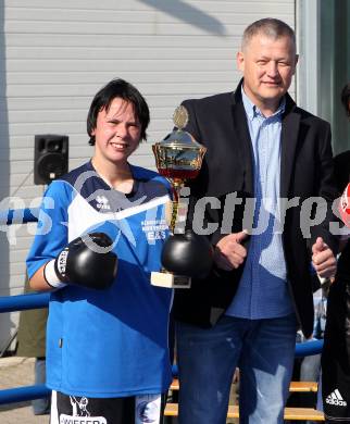 Boxen. Profiwettkaempfe. Ines Eichwalder, Franz Wieser. Klagenfurt, am 16.10.2011.
Foto: Kuess
---
pressefotos, pressefotografie, kuess, qs, qspictures, sport, bild, bilder, bilddatenbank