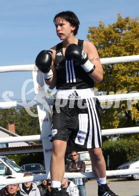 Boxen. Profiwettkaempfe. Ines Eichwalder. Klagenfurt, am 16.10.2011.
Foto: Kuess
---
pressefotos, pressefotografie, kuess, qs, qspictures, sport, bild, bilder, bilddatenbank