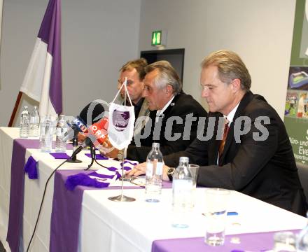 Fussball Regionalliga. SK Austria Kaernten. Pressekonferenz. Dietmar Thuller, Matthias Dollinger sen., Peter Svetits. Klagenfurt, am 27.10.2011.
Foto: Kuess
---
pressefotos, pressefotografie, kuess, qs, qspictures, sport, bild, bilder, bilddatenbank