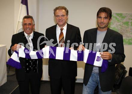 Fussball Regionalliga. SK Austria Kaernten. Matthias Dollinger sen., Peter Svetits, Heimo Vorderegger. Klagenfurt, am 27.10.2011.
Foto: Kuess
---
pressefotos, pressefotografie, kuess, qs, qspictures, sport, bild, bilder, bilddatenbank