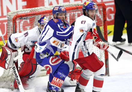 EBEL. Eishockey Bundesliga. EC Rekord Fenster VSV gegen EC Red Bull Salzburg. Markus Peintner, (VSV), Dominique Heinrich, Thomas Hoeneckl  (Salzburg). Villach, am 28.10.2011.
Foto: Kuess 


---
pressefotos, pressefotografie, kuess, qs, qspictures, sport, bild, bilder, bilddatenbank