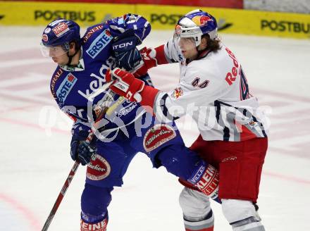 EBEL. Eishockey Bundesliga. EC Rekord Fenster VSV gegen EC Red Bull Salzburg. Benjamin Petrik, (VSV), Douglas Lynch  (Salzburg). Villach, am 28.10.2011.
Foto: Kuess 


---
pressefotos, pressefotografie, kuess, qs, qspictures, sport, bild, bilder, bilddatenbank