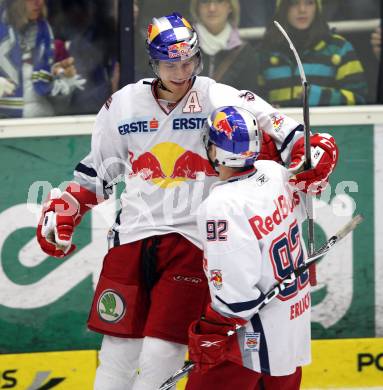 EBEL. Eishockey Bundesliga. EC Rekord Fenster VSV gegen EC Red Bull Salzburg. Torjubel Thomas Raffl (Salzburg). Villach, am 28.10.2011.
Foto: Kuess 


---
pressefotos, pressefotografie, kuess, qs, qspictures, sport, bild, bilder, bilddatenbank