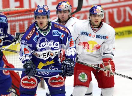 EBEL. Eishockey Bundesliga. EC Rekord Fenster VSV gegen EC Red Bull Salzburg. Shayne Toporowski,  (VSV), Alexander Pallestrang (Salzburg). Villach, am 28.10.2011.
Foto: Kuess 


---
pressefotos, pressefotografie, kuess, qs, qspictures, sport, bild, bilder, bilddatenbank