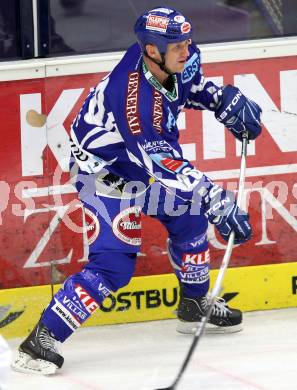 EBEL. Eishockey Bundesliga. EC Rekord Fenster VSV gegen EC Red Bull Salzburg. Mike Craig (VSV). Villach, am 28.10.2011.
Foto: Kuess 


---
pressefotos, pressefotografie, kuess, qs, qspictures, sport, bild, bilder, bilddatenbank