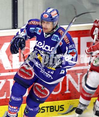 EBEL. Eishockey Bundesliga. EC Rekord Fenster VSV gegen EC Red Bull Salzburg. Shayne Toporowski (VSV). Villach, am 28.10.2011.
Foto: Kuess 


---
pressefotos, pressefotografie, kuess, qs, qspictures, sport, bild, bilder, bilddatenbank