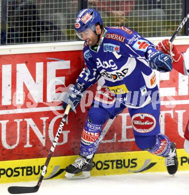 EBEL. Eishockey Bundesliga. EC Rekord Fenster VSV gegen EC Red Bull Salzburg. Nicolas Petrik (VSV). Villach, am 28.10.2011.
Foto: Kuess 


---
pressefotos, pressefotografie, kuess, qs, qspictures, sport, bild, bilder, bilddatenbank