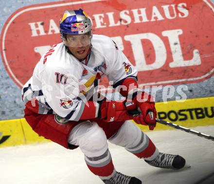 EBEL. Eishockey Bundesliga. EC Rekord Fenster VSV gegen EC Red Bull Salzburg. Robert Earl (Salzburg). Villach, am 28.10.2011.
Foto: Kuess 


---
pressefotos, pressefotografie, kuess, qs, qspictures, sport, bild, bilder, bilddatenbank