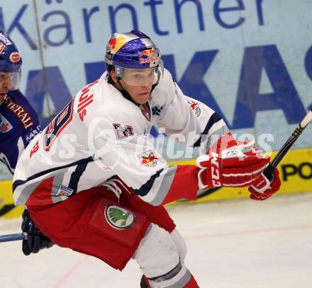 EBEL. Eishockey Bundesliga. EC Rekord Fenster VSV gegen EC Red Bull Salzburg. Marco Brucker (Salzburg). Villach, am 28.10.2011.
Foto: Kuess 


---
pressefotos, pressefotografie, kuess, qs, qspictures, sport, bild, bilder, bilddatenbank