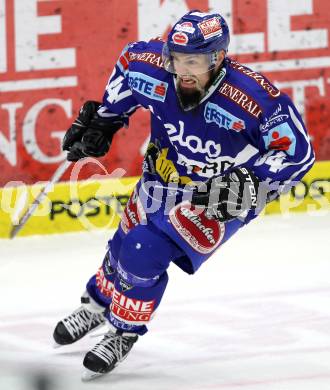 EBEL. Eishockey Bundesliga. EC Rekord Fenster VSV gegen EC Red Bull Salzburg. Markus Peintner (VSV). Villach, am 28.10.2011.
Foto: Kuess 


---
pressefotos, pressefotografie, kuess, qs, qspictures, sport, bild, bilder, bilddatenbank