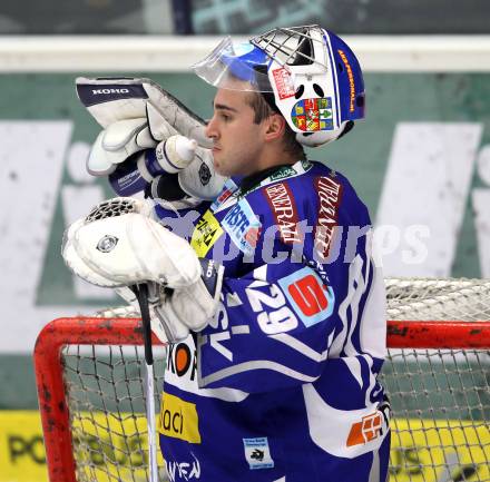 EBEL. Eishockey Bundesliga. EC Rekord Fenster VSV gegen EC Red Bull Salzburg. Bernhard Starkbaum (VSV). Villach, am 28.10.2011.
Foto: Kuess 


---
pressefotos, pressefotografie, kuess, qs, qspictures, sport, bild, bilder, bilddatenbank