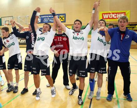 Handball Bundesliga. SC Ferlach gegen HCK 59.  Jubel Ferlach. Ferlach, 29.10.2011.
Foto: Kuess
---
pressefotos, pressefotografie, kuess, qs, qspictures, sport, bild, bilder, bilddatenbank