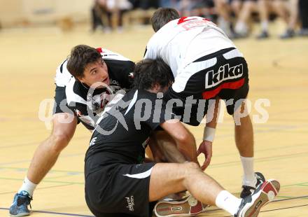 Handball Bundesliga. SC Ferlach gegen HCK 59. Suppan Markus, Pomorisac Dean (Ferlach), Branko Bedekovic (HCK). Ferlach, 29.10.2011.
Foto: Kuess
---
pressefotos, pressefotografie, kuess, qs, qspictures, sport, bild, bilder, bilddatenbank