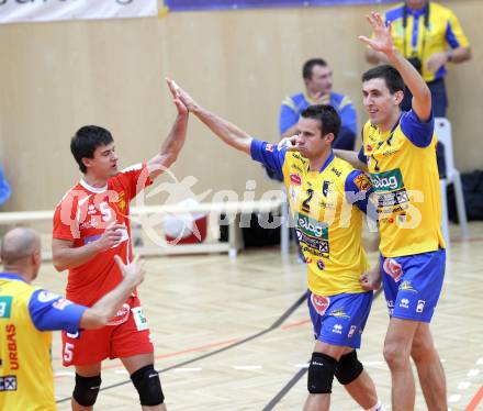 Volleyball. CEV Volleyball Cup. SK Aich/Dob gegen AS Cannes. Jubel (Aich/Dob). Bleiburg, 26. 10.2011
Foto: Kuess
---
pressefotos, pressefotografie, kuess, qs, qspictures, sport, bild, bilder, bilddatenbank