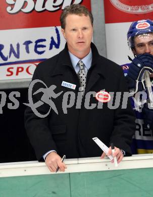 EBEL. Eishockey Bundesliga. EC Rekord Fenster VSV gegen EC Red Bull Salzburg. Trainer Mike Stewart (VSV). Villach, am 28.10.2011.
Foto: Kuess 

---
pressefotos, pressefotografie, kuess, qs, qspictures, sport, bild, bilder, bilddatenbank