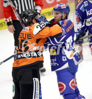 EBEL. Eishockey Bundesliga. EC Rekord Fenster VSV gegen Moser Medical Graz 99ers. Greg Kuznik, (VSV), Yvan Busque  (Graz). Villach, am 1.11.2011.
Foto: Kuess 


---
pressefotos, pressefotografie, kuess, qs, qspictures, sport, bild, bilder, bilddatenbank