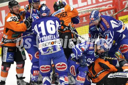 EBEL. Eishockey Bundesliga. EC Rekord Fenster VSV gegen Moser Medical Graz 99ers. Getuemmel vor dem VSV Tor. Villach, am 1.11.2011.
Foto: Kuess 


---
pressefotos, pressefotografie, kuess, qs, qspictures, sport, bild, bilder, bilddatenbank