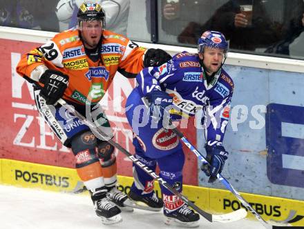 EBEL. Eishockey Bundesliga. EC Rekord Fenster VSV gegen Moser Medical Graz 99ers. Roland Kaspitz, (VSV), Sven Klimbacher (Graz). Villach, am 1.11.2011.
Foto: Kuess 


---
pressefotos, pressefotografie, kuess, qs, qspictures, sport, bild, bilder, bilddatenbank