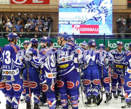 EBEL. Eishockey Bundesliga. EC Rekord Fenster VSV gegen Moser Medical Graz 99ers. Jubel VSV. Villach, am 1.11.2011.
Foto: Kuess 


---
pressefotos, pressefotografie, kuess, qs, qspictures, sport, bild, bilder, bilddatenbank