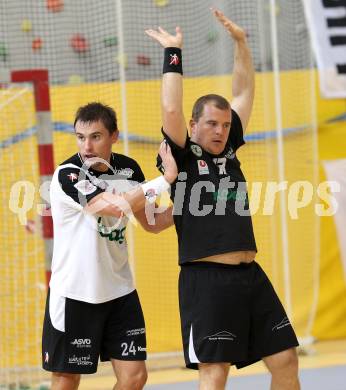 Handball Bundesliga. SC Ferlach gegen HCK 59. Daniel Plesej, (Ferlach), Armin Baeck  (HCK). Ferlach, 29.10.2011.
Foto: Kuess
---
pressefotos, pressefotografie, kuess, qs, qspictures, sport, bild, bilder, bilddatenbank