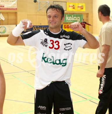 Handball Bundesliga. SC Ferlach gegen HCK 59. Jubel Dino Poje (Ferlach). Ferlach, 29.10.2011.
Foto: Kuess
---
pressefotos, pressefotografie, kuess, qs, qspictures, sport, bild, bilder, bilddatenbank