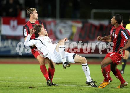 Fussball. Erste Liga. RZ Pellets WAC/St. Andrae gegen  LASK. Christian Falk, (WAC), Christoph Kobleder, Shawn Maurice Barry (LASK). Wolfsberg, 4.11.2010. 
Foto: Kuess

---
pressefotos, pressefotografie, kuess, qs, qspictures, sport, bild, bilder, bilddatenbank